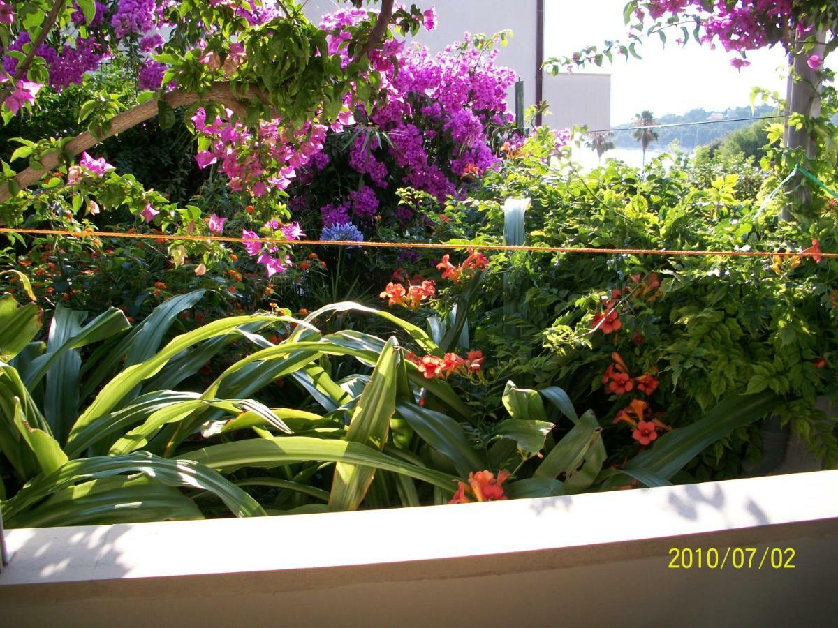 Apartmani Surlin Χβαρ Εξωτερικό φωτογραφία