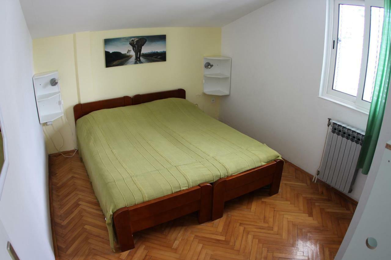 Apartmani Surlin Χβαρ Εξωτερικό φωτογραφία