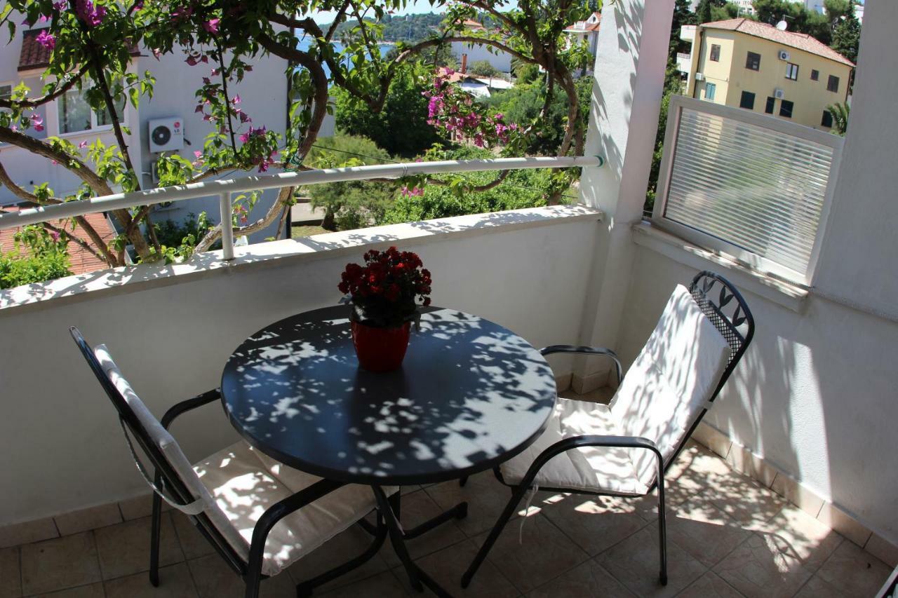 Apartmani Surlin Χβαρ Εξωτερικό φωτογραφία