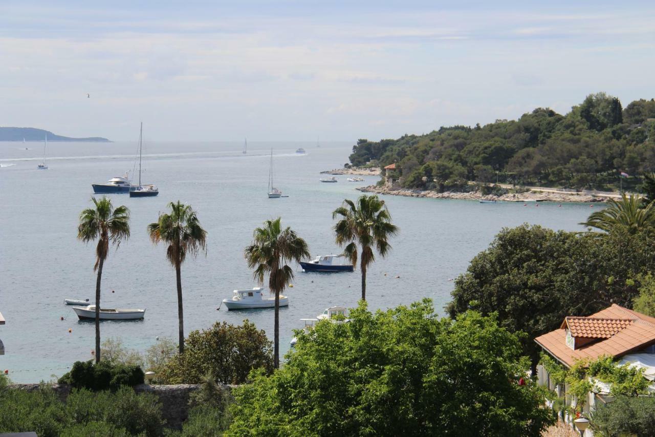 Apartmani Surlin Χβαρ Εξωτερικό φωτογραφία