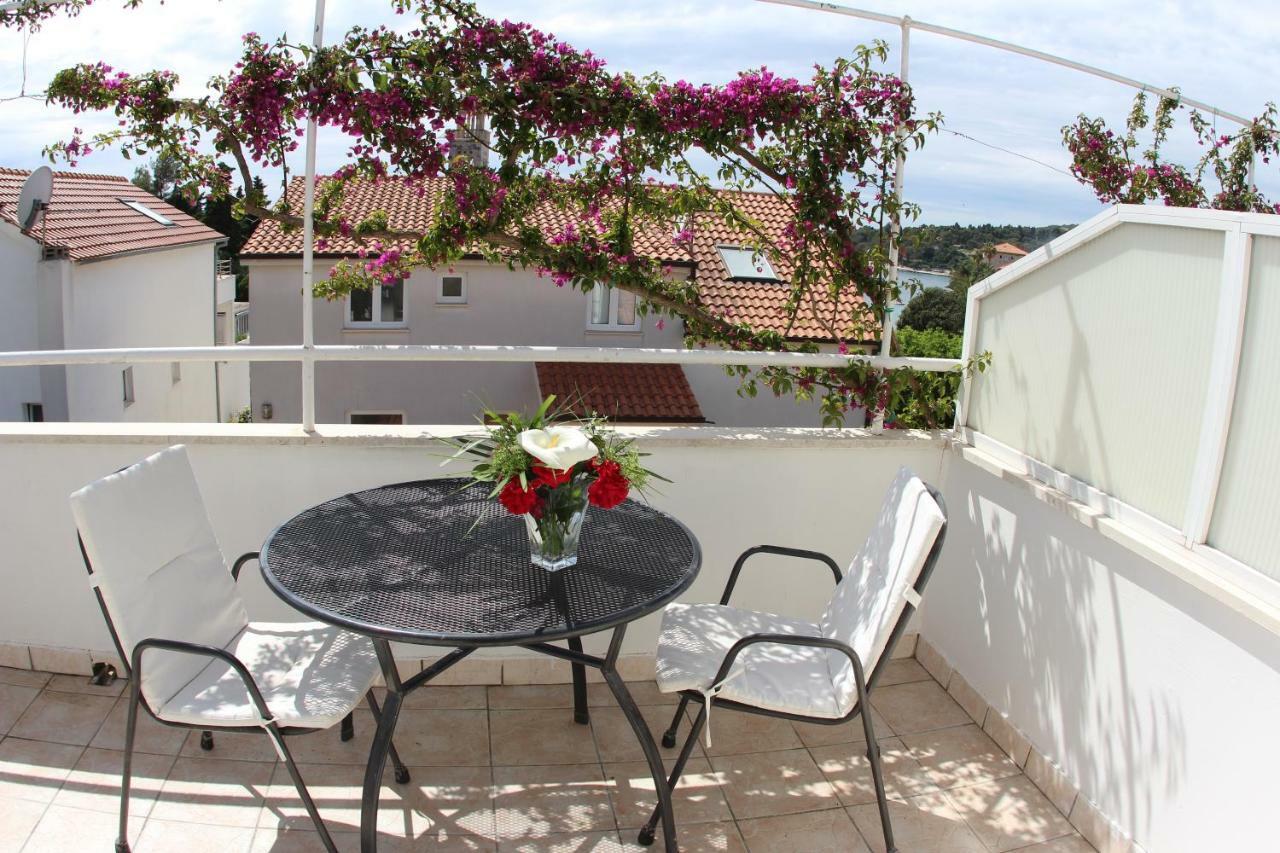 Apartmani Surlin Χβαρ Εξωτερικό φωτογραφία
