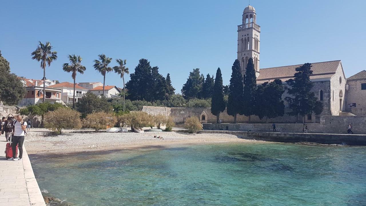 Apartmani Surlin Χβαρ Εξωτερικό φωτογραφία